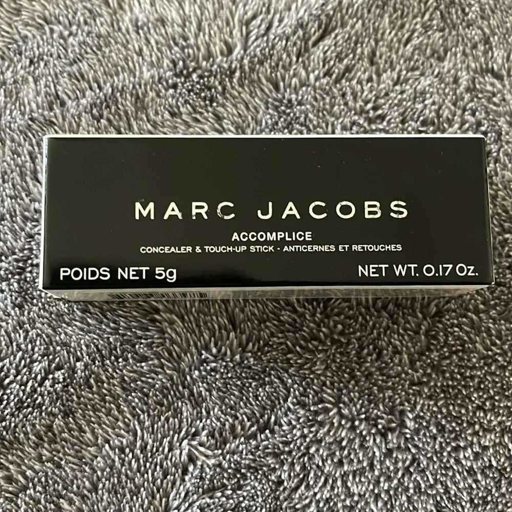 Marc Jacobs Tan 49 Accomplice Concealer Stick